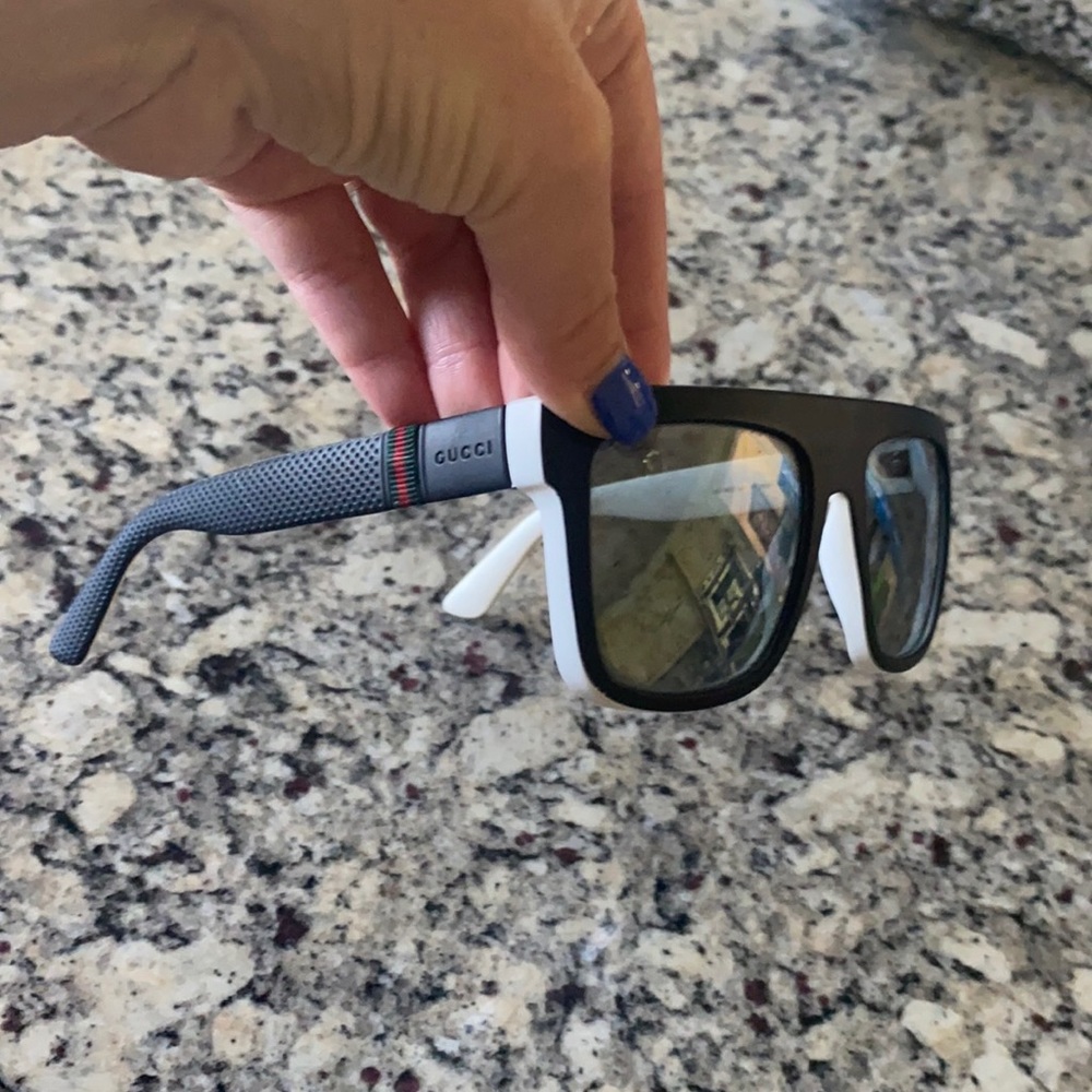 Men’s Gucci sunglasses